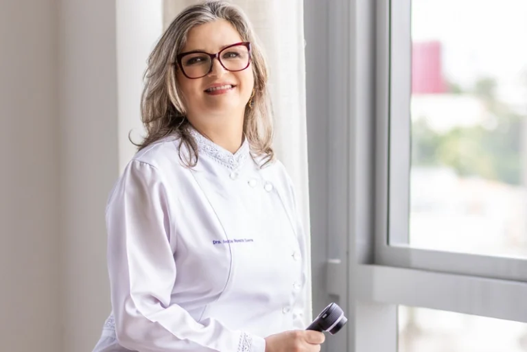 Dra. Ivette Renata Caron Guerra - dermatologista em Curitiba